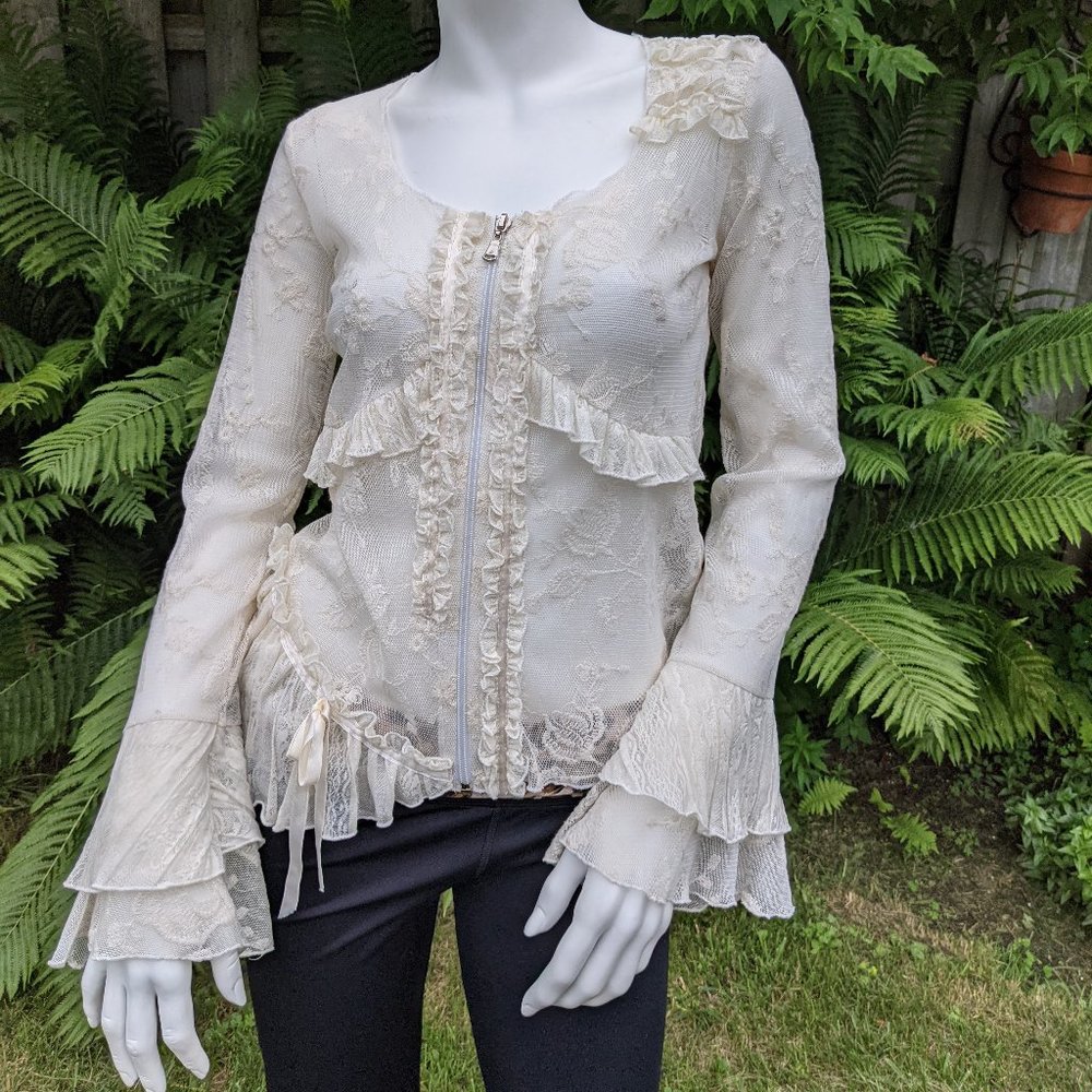 Romantic lace Zip top from France